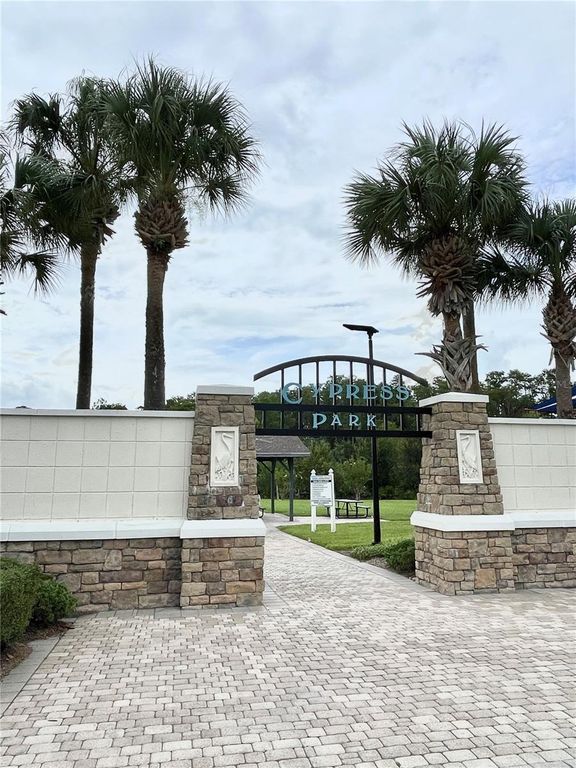 Image 39 of property listing at 12810 BOGGY VIEW DR, Orlando, FL 32824