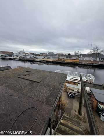 29 Lake Singleton Court, Little Egg Harbor, NJ 08087