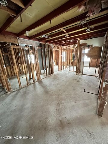 29 Lake Singleton Court, Little Egg Harbor, NJ 08087