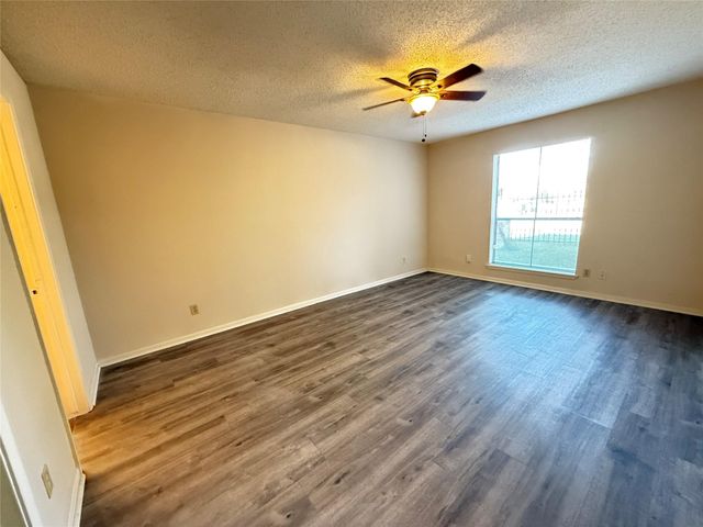 17401 Red Oak Drive 61, Houston, TX 77090