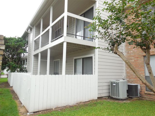 17401 Red Oak Drive 61, Houston, TX 77090