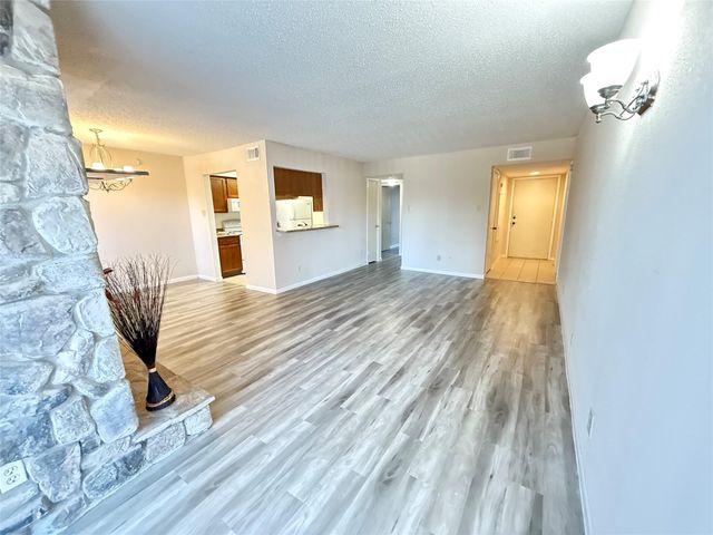 17401 Red Oak Drive 61, Houston, TX 77090