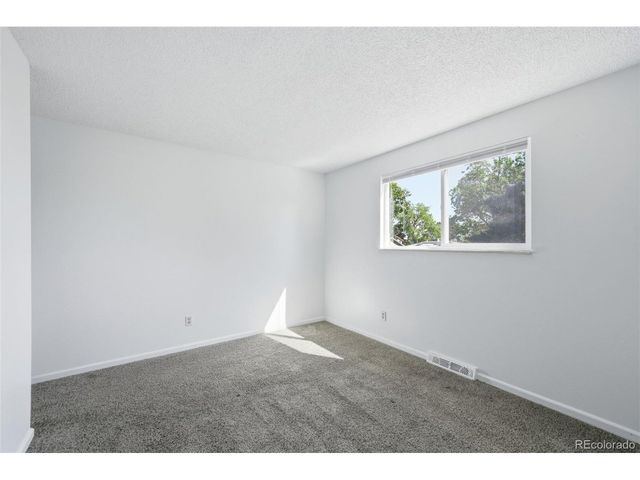 448 Neptune Ct, Lone Tree, CO 80124