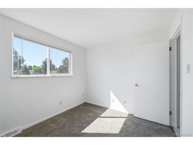 448 Neptune Ct, Lone Tree, CO 80124