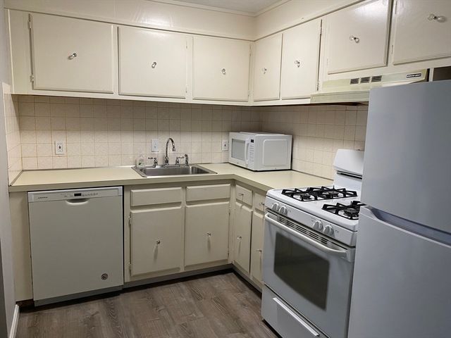 635 West Lowell Ave 7, Haverhill, MA 01832