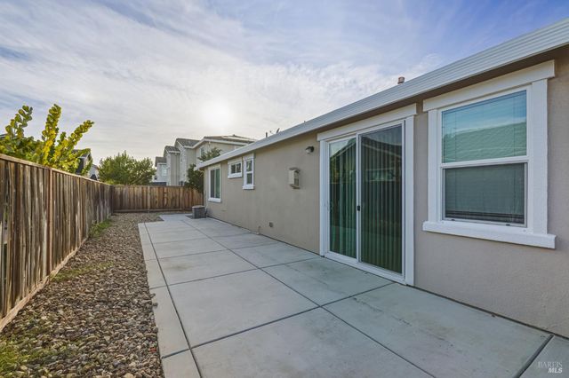 361 Tilden Cir, Vacaville, CA 95688