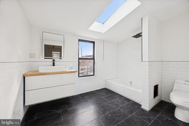 1253 S 32ND ST, Philadelphia, PA 19146