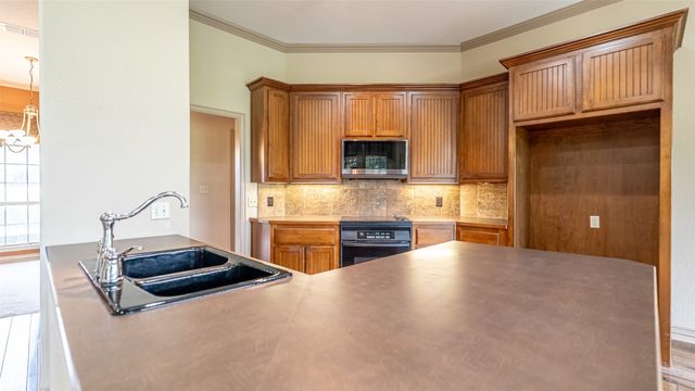 2300 E Emerald Bend Court, Granbury, TX 76049