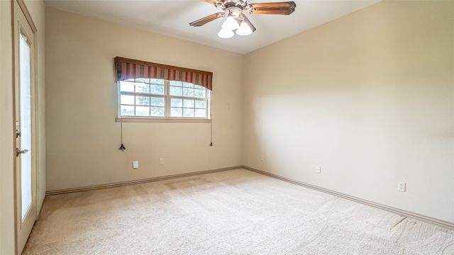 2300 E Emerald Bend Court, Granbury, TX 76049