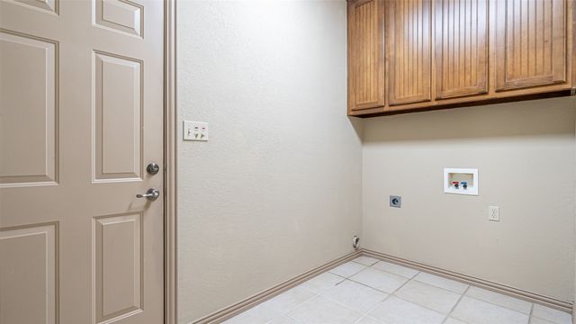 2300 E Emerald Bend Court, Granbury, TX 76049