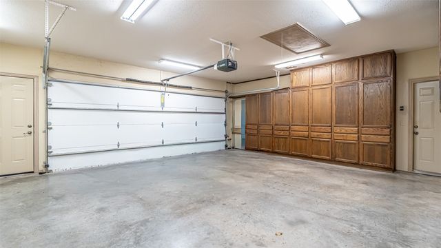 2300 E Emerald Bend Court, Granbury, TX 76049