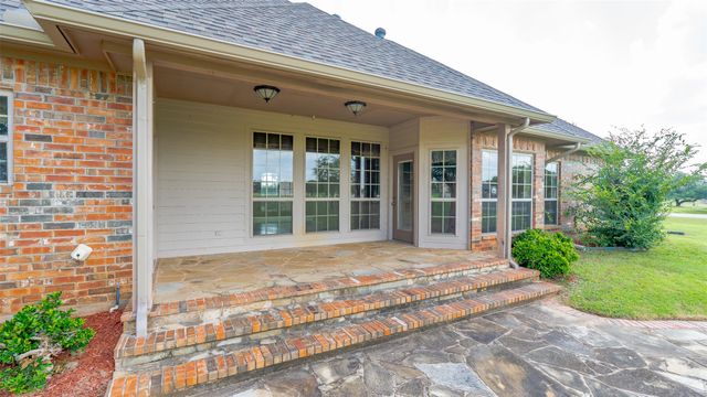2300 E Emerald Bend Court, Granbury, TX 76049
