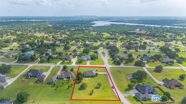 2300 E Emerald Bend Court, Granbury, TX 76049