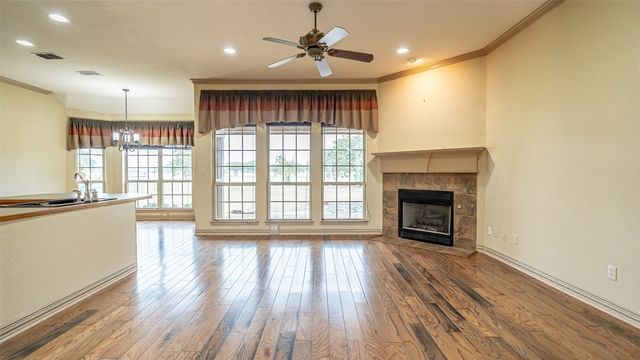 2300 E Emerald Bend Court, Granbury, TX 76049