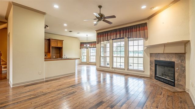 2300 E Emerald Bend Court, Granbury, TX 76049