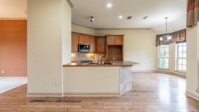 2300 E Emerald Bend Court, Granbury, TX 76049