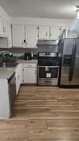 24 Inman St 6, Lawrence, MA 01843