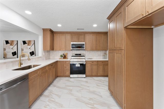 1223 Gladewick Drive, Houston, TX 77077