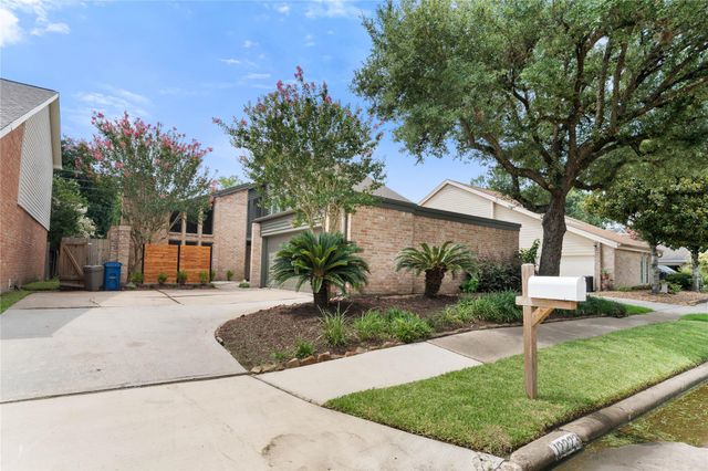 1223 Gladewick Drive, Houston, TX 77077