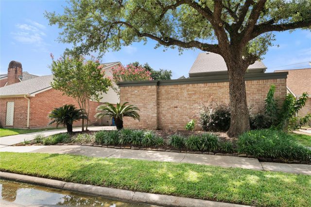 1223 Gladewick Drive, Houston, TX 77077