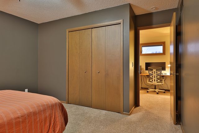 1006 Monroe Street, Pella, IA 50219