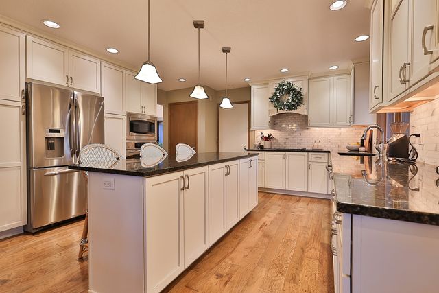 1006 Monroe Street, Pella, IA 50219