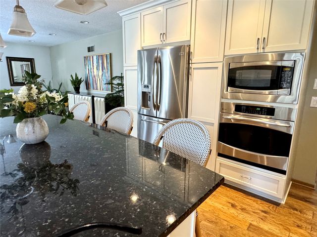 1006 Monroe Street, Pella, IA 50219