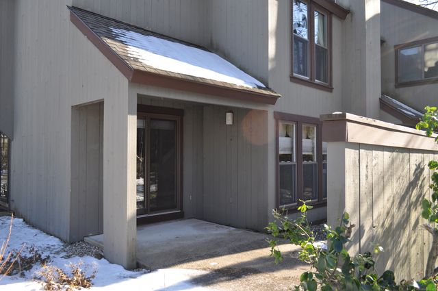 8 Willow Lane 8, Avon, CT 06001