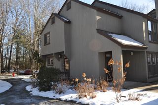 8 Willow Lane 8, Avon, CT 06001