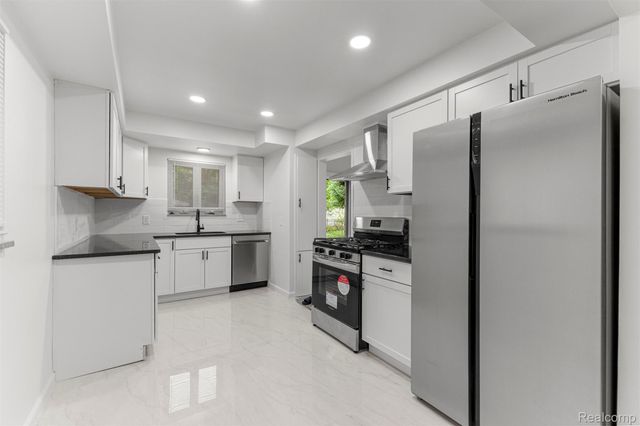 9983 Hemingway, Redford Charter Township, MI 48239
