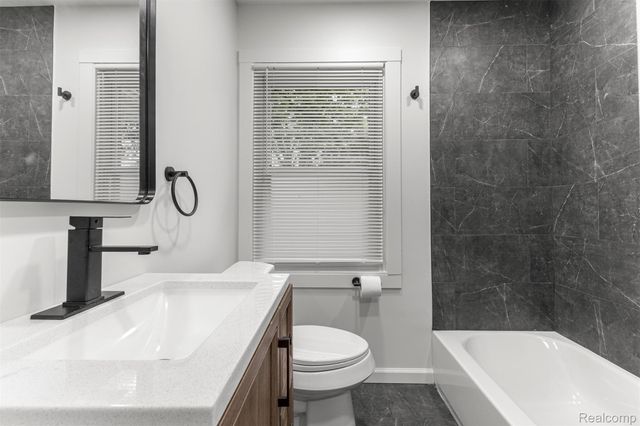 9983 Hemingway, Redford Charter Township, MI 48239