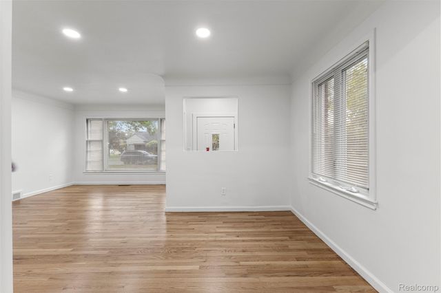 9983 Hemingway, Redford Charter Township, MI 48239