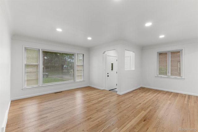 9983 Hemingway, Redford Charter Township, MI 48239