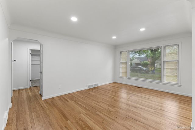 9983 Hemingway, Redford Charter Township, MI 48239