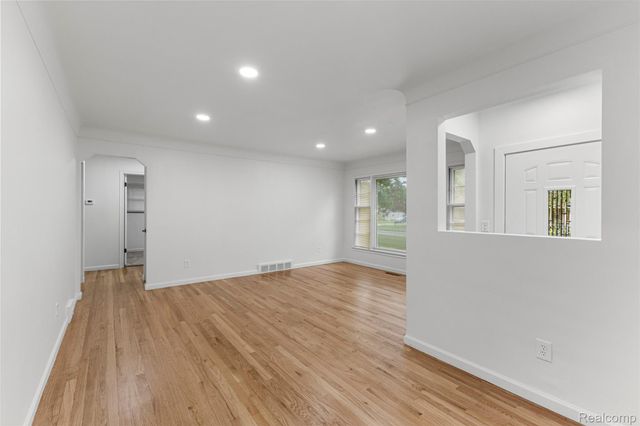 9983 Hemingway, Redford Charter Township, MI 48239