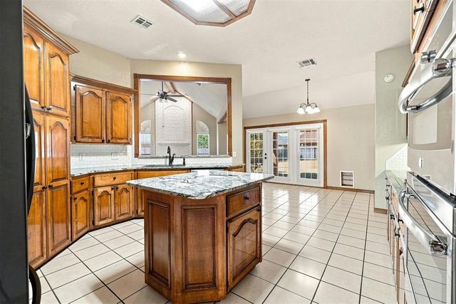 1607 SW Edward Circle, Lawton, OK 73505