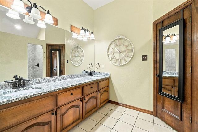 1607 SW Edward Circle, Lawton, OK 73505