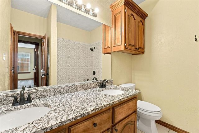 1607 SW Edward Circle, Lawton, OK 73505