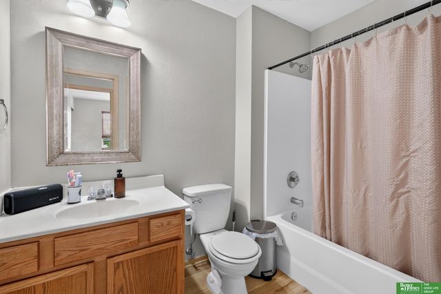 8012 S 161st Terrace, Omaha, NE 68136
