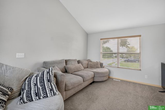8012 S 161st Terrace, Omaha, NE 68136