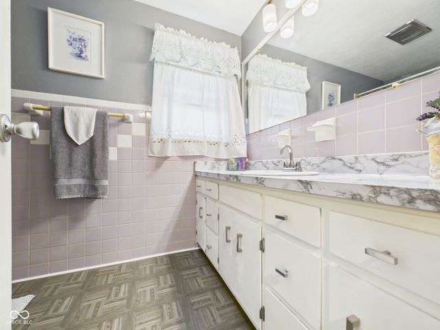 6180 N Akron Drive, Alexandria, IN 46001