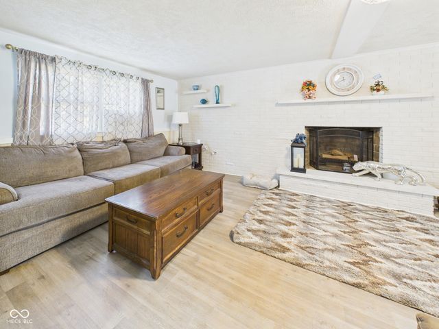 6180 N Akron Drive, Alexandria, IN 46001