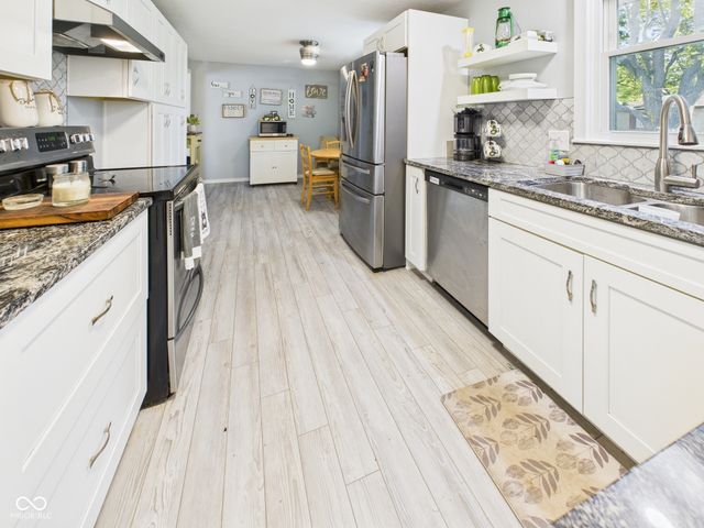 6180 N Akron Drive, Alexandria, IN 46001