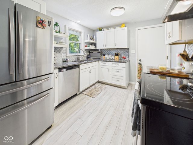 6180 N Akron Drive, Alexandria, IN 46001