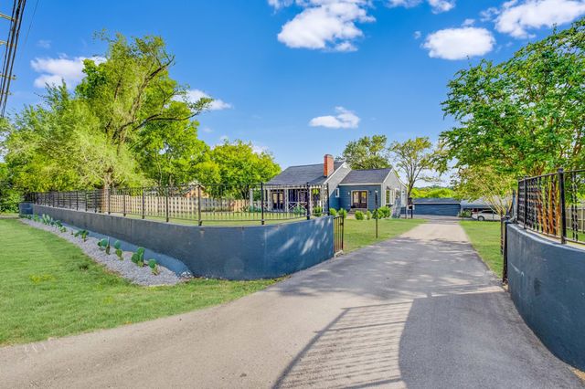 562B Neelys Bend Rd, Madison, TN 37115