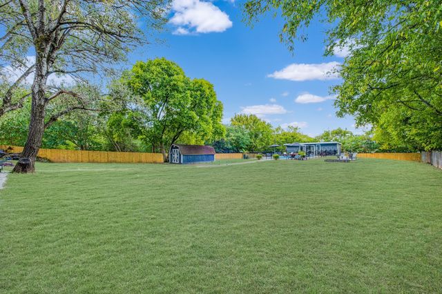 562B Neelys Bend Rd, Madison, TN 37115