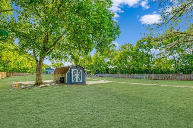 562B Neelys Bend Rd, Madison, TN 37115