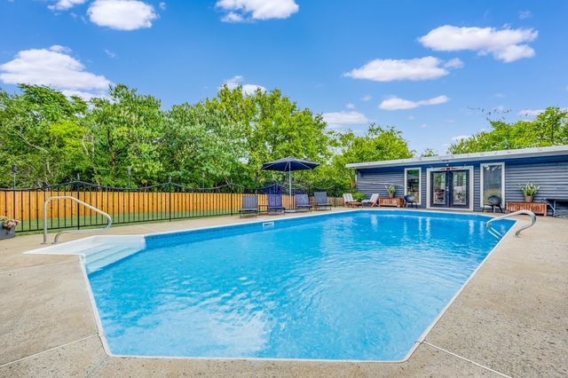 562B Neelys Bend Rd, Madison, TN 37115