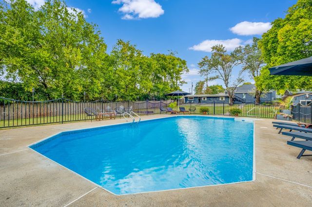 562B Neelys Bend Rd, Madison, TN 37115