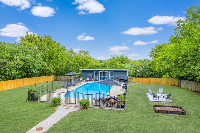 562B Neelys Bend Rd, Madison, TN 37115